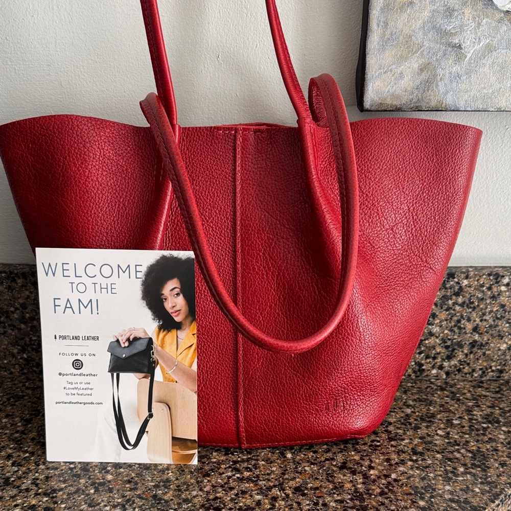 Portland Leather Devan Bucket Tote Lrg